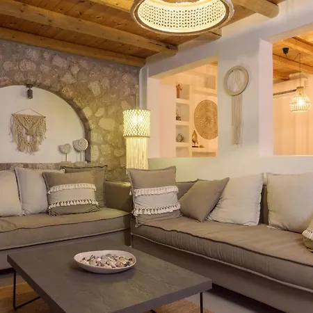 Luxury Rooftop With Private Pool In Milos, 3 Bedrooms Villa Provatas