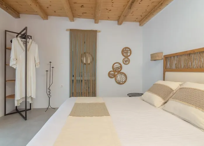 Luxury Rooftop With Private Pool In Milos, 3 Bedrooms Villa *