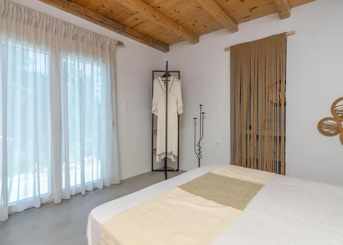 Luxury Rooftop With Private Pool In Milos, 3 Bedrooms Villa