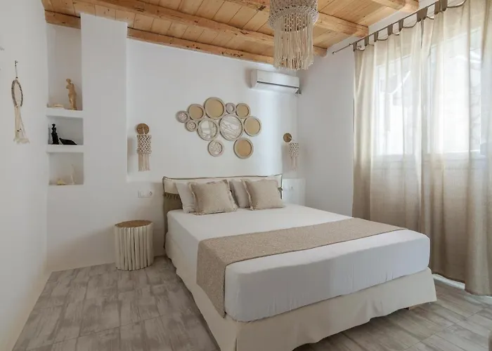 Luxury Rooftop With Private Pool In Milos, 3 Bedrooms *