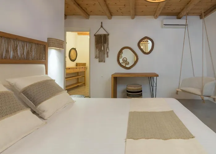 Luxury Rooftop With Private Pool In Milos, 3 Bedrooms