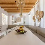 Luxury Rooftop With Private Pool In Milos, 3 Bedrooms *