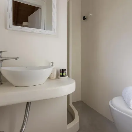Luxury Rooftop With Private Pool In Milos, 3 Bedrooms