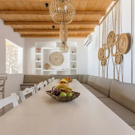 Luxury Rooftop With Private Pool In Milos, 3 Bedrooms *