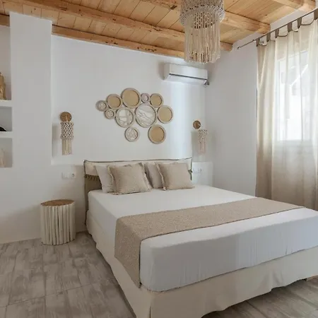 Luxury Rooftop With Private Pool In Milos, 3 Bedrooms *