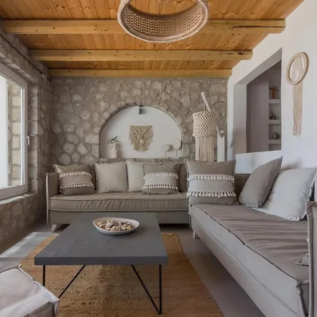 Luxury Rooftop With Private Pool In Milos, 3 Bedrooms *