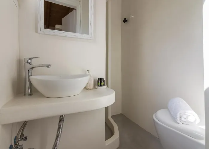 Luxury Rooftop Villa With Private Pool In Milos, 3 Bedrooms